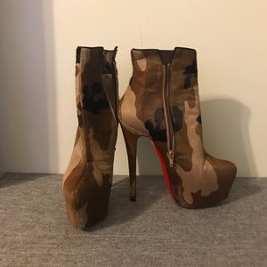 Auth.Christian Louboutin Daf Boot Camo pony skin